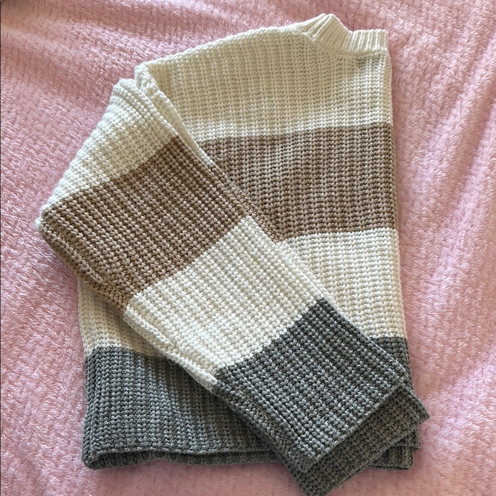 Colorblock Knit Sweater - Picture 6 of 6